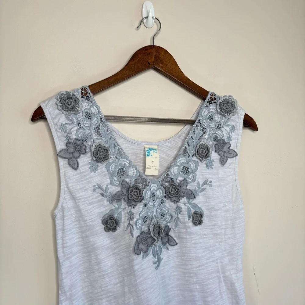 Anthro C Keer Blue Grey Cotton Embroidered Floral Sleeveless Blouse Small - Picture 8 of 8
